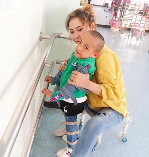 腦癱兒.jpg 腦癱兒.jpg